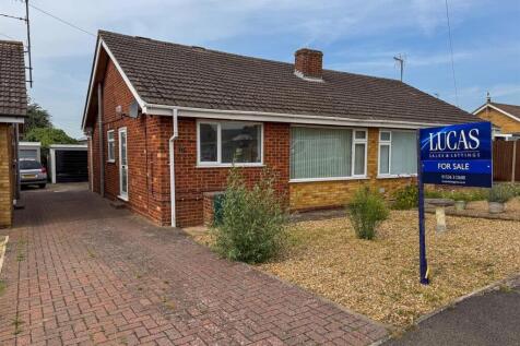 1 Isebrook Ct Burton Latimer.jpg