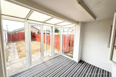 15 Isebrook Ct Burton Latimer-04.jpg