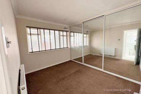 15 Isebrook Ct Burton Latimer-08.jpg
