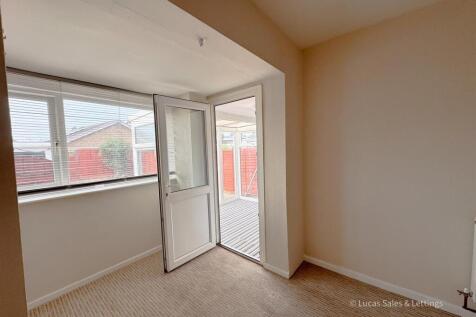 15 Isebrook Ct Burton Latimer-05.jpg