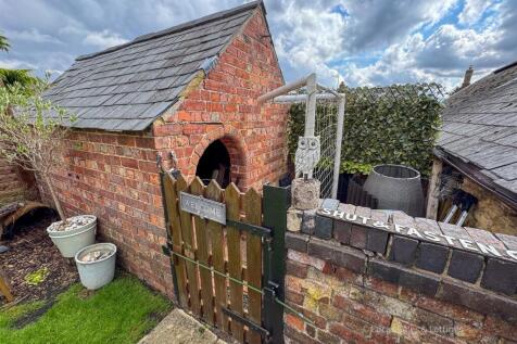 25 Queen Eleanor Rd Geddington-3.jpg
