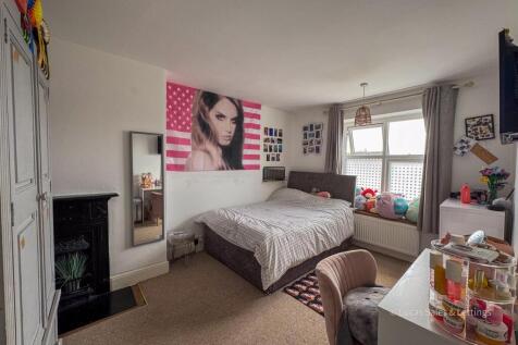 25 Queen Eleanor Rd Geddington-17.jpg