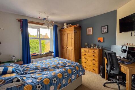 25 Queen Eleanor Rd Geddington-18.jpg