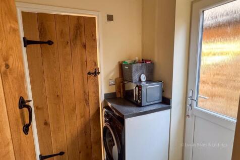 25 Queen Eleanor Rd Geddington-10.jpg