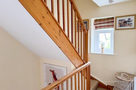 25 Queen Eleanor Rd Geddington-19.jpg