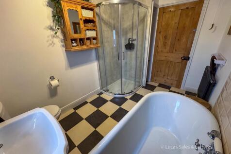 NEW - 25 Queen Eleanor-54.jpg