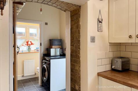 NEW - 25 Queen Eleanor-57.jpg