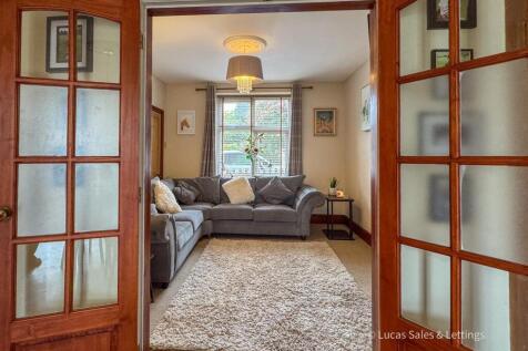 NEW - 25 Queen Eleanor-61.jpg