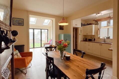 NEW - 25 Queen Eleanor-67.jpg