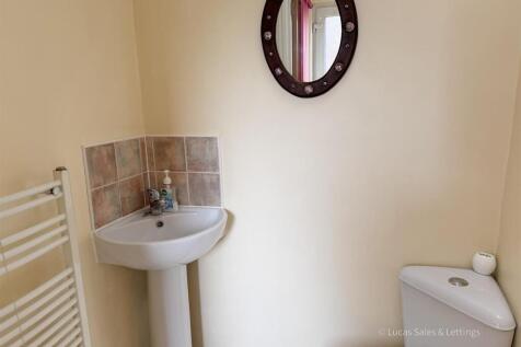 3 Larch Rd Kettering-15.jpg
