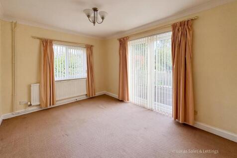 3 Larch Rd Kettering-13.jpg