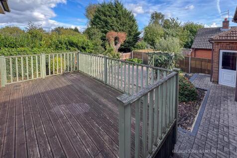 3 Larch Rd Kettering-11.jpg