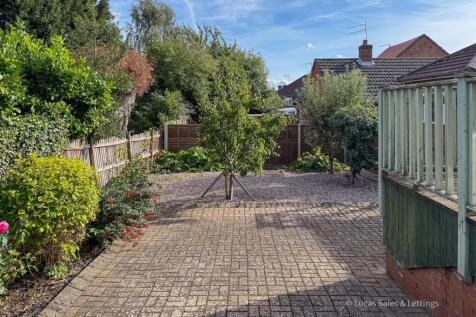3 Larch Rd Kettering-08.jpg
