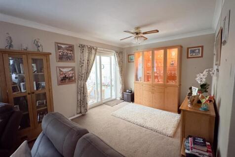 13 Cardigan Rd Stanion-5.jpg