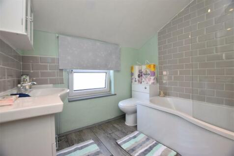 bathroom .jpg