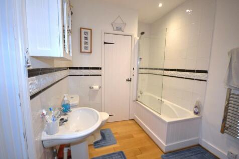 main bathroom.JPG