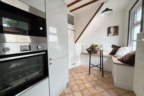 kitchen 1.jpg