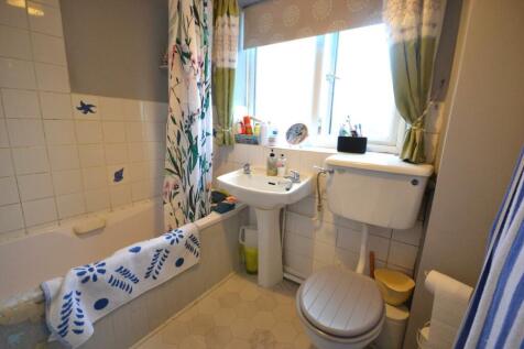 Bathroom .JPG