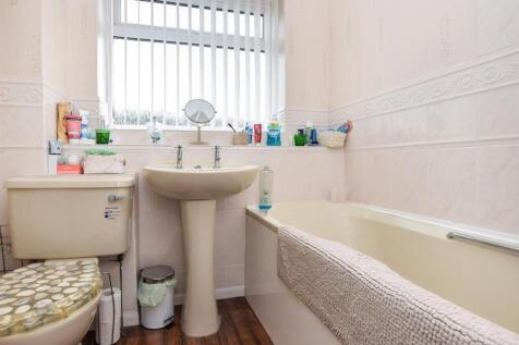 Main Bathroom.jpg
