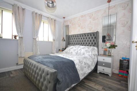 master bedroom 2.JPG