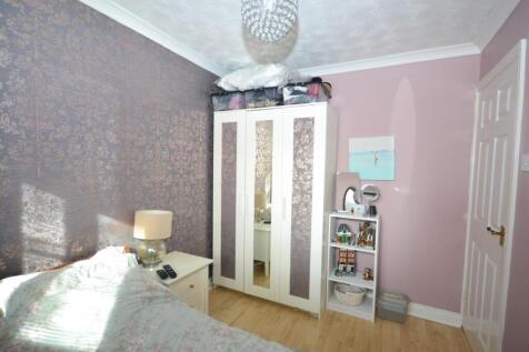 bedroom 2.JPG