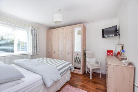 bedrooom 2.jpg