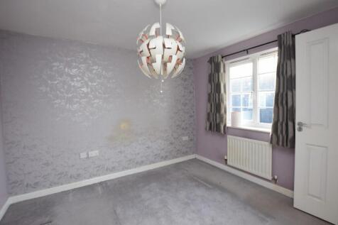 bedroom 1.JPG