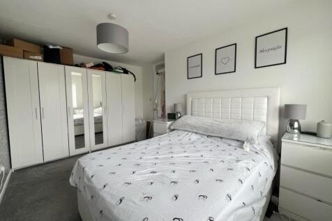 bed 1.jpg