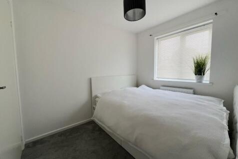 bed 2.jpg