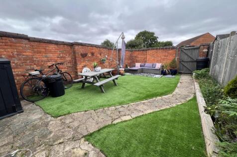 garden 1.jpg