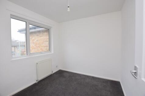bedroom 4.JPG