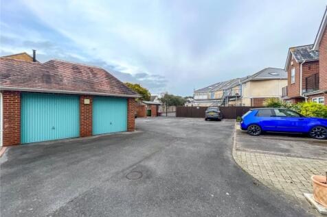 Garage In Block