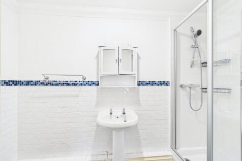 Bedroom 1 Ensuite