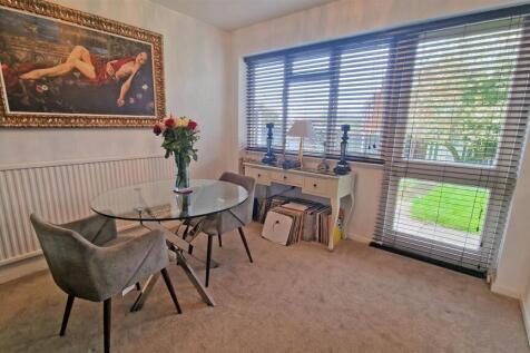 Dining area.jpg