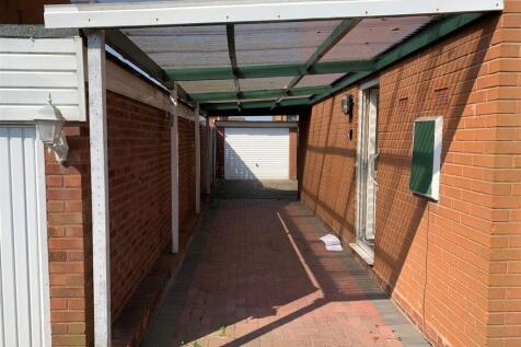 19 Healey Car Port.jpg