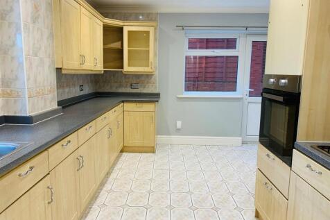 27 Bardon View Kitchen 2 April 25.jpg