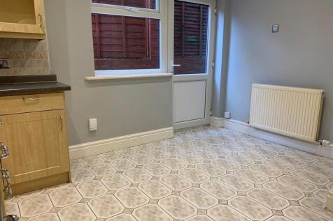 27 Bardon View Breakfast Area April 25.jpg