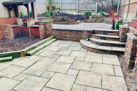 27 Bardon View Garden April 2 25.jpg