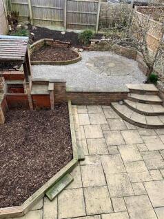 27 Bardon View Garden April 25.jpg