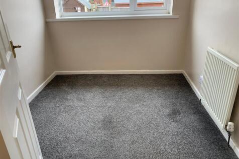 27 Bardon View Bedroom 3.jpg