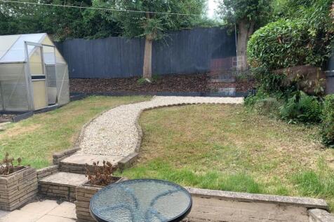 8 Wembury Rear Garden.jpg