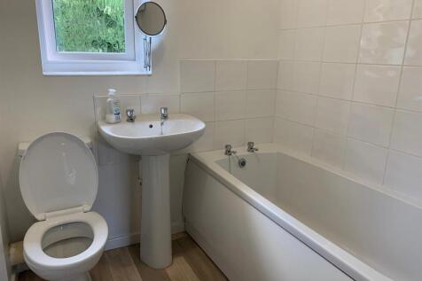 36 Huntingdon Advert Bath.jpg