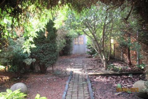 209 Watling Rear Garden 2.JPG