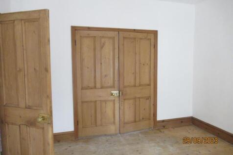 209 Watling Rear Living.JPG