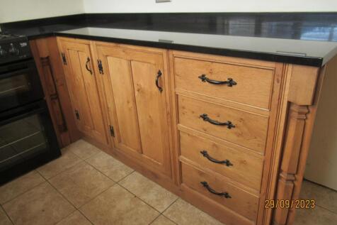 209 Watling Kitchen.JPG