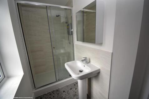 2 Mill Grove Tamworth Ensuite.JPG