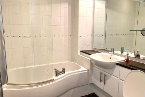 11 Braddan Bathroom Oct 25.jpg