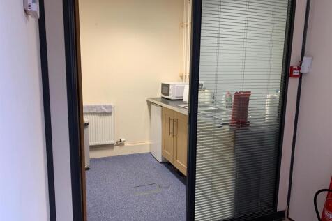 2 Bolebridge Kitchen 3.jpg