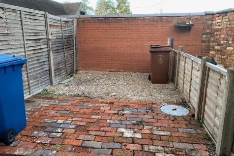 ADVERT 36 Lichfield Courtyard Rear.jpg