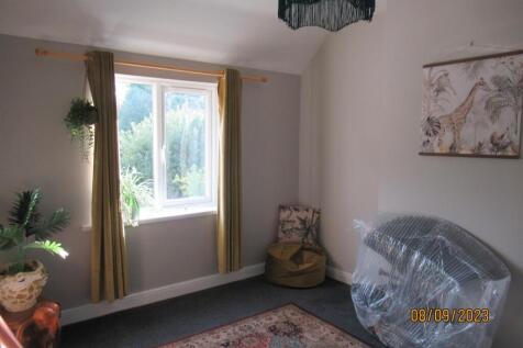 283 Bedroom Rear.JPG